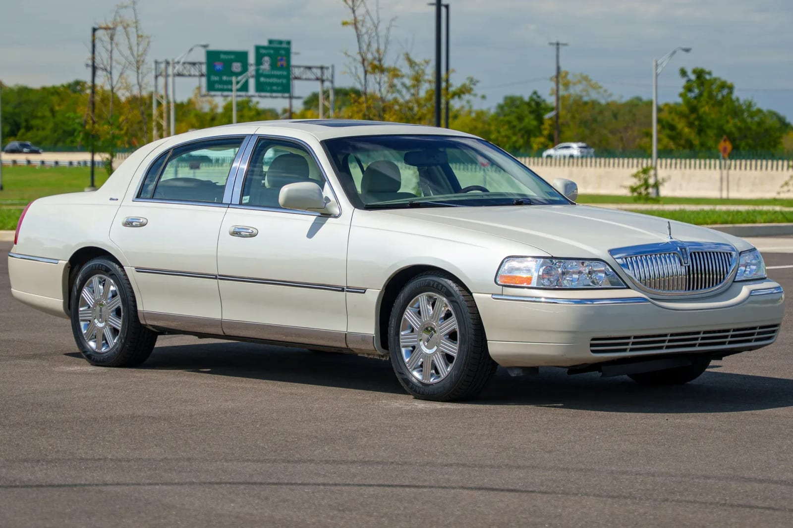 2004 Lincoln Town Car, photo 1