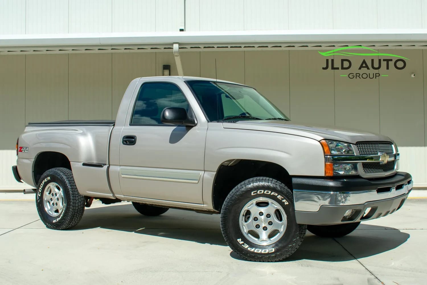 2004 Chevrolet Silverado, photo 1