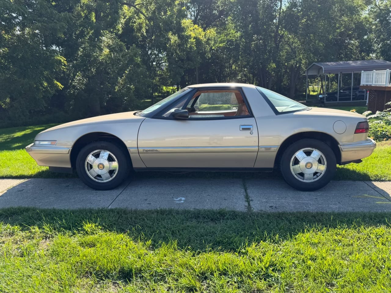 1990 Buick Reatta, photo 1