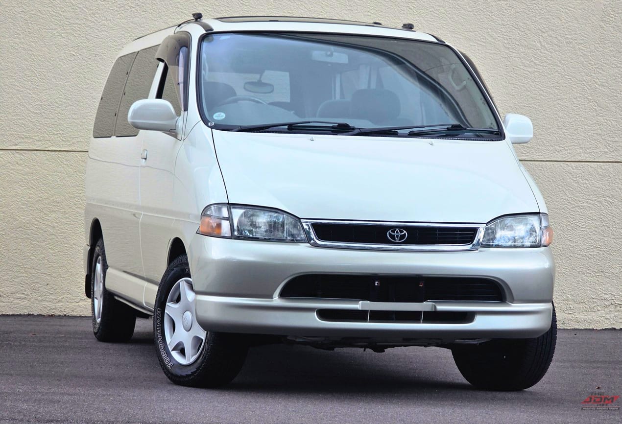1996 Toyota Granvia, photo 1