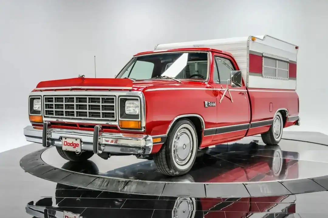 1985 Dodge D-Series, photo 1