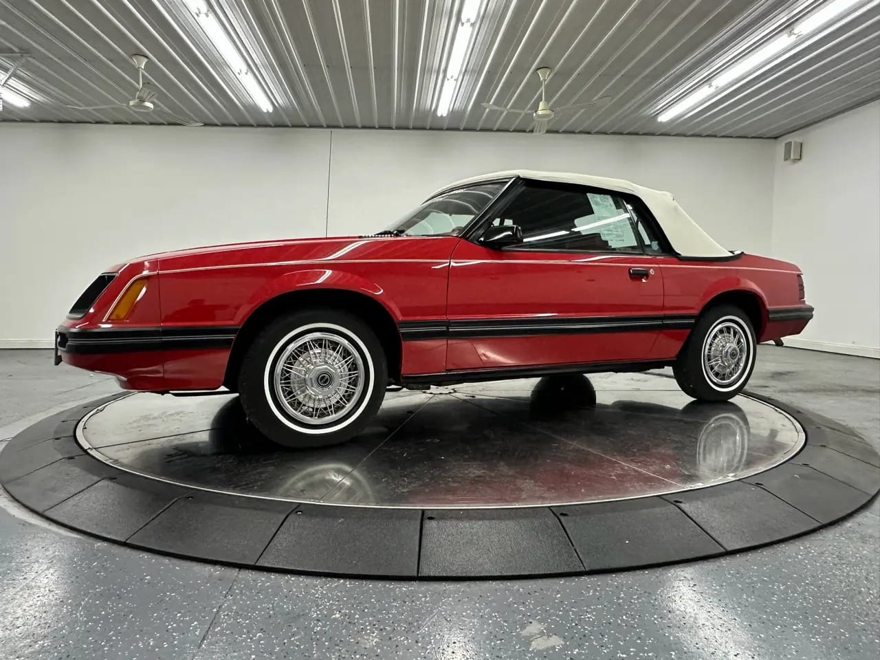 1983 Ford Mustang, photo 1