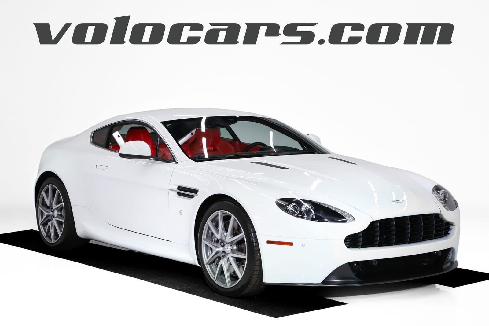 2013 Aston Martin V8 Vantage, photo 1
