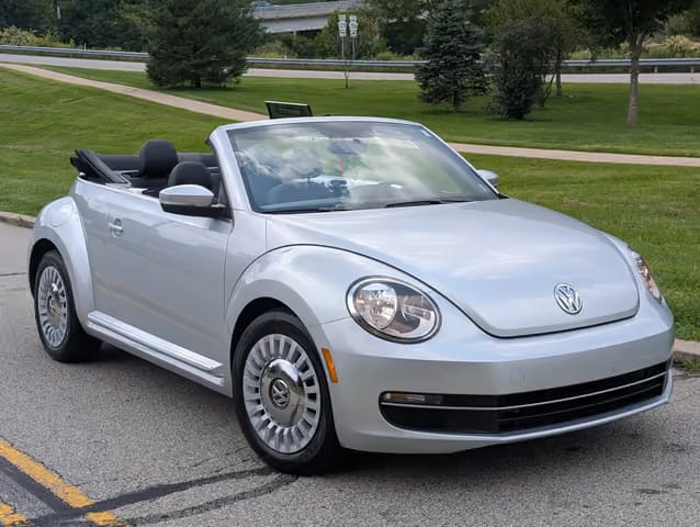 2014 Volkswagen Beetle, photo 1